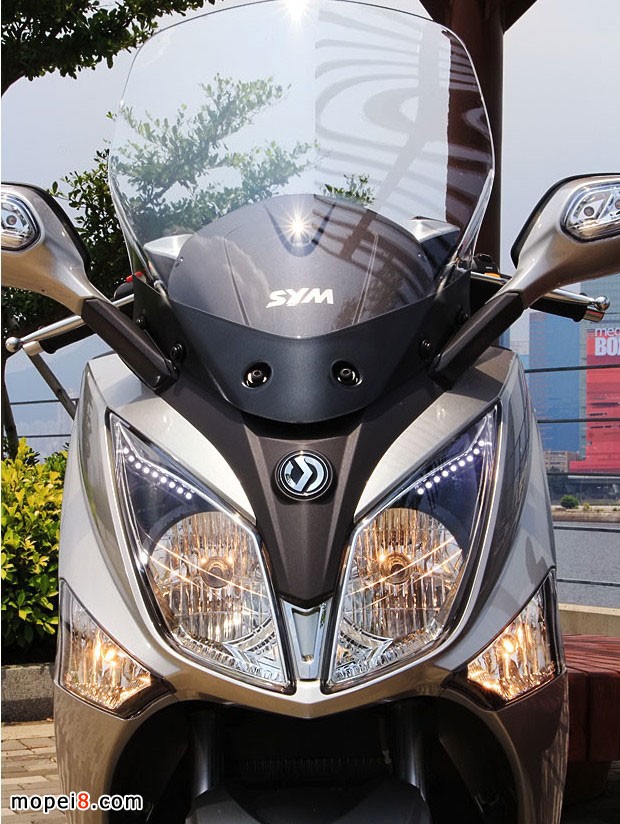 SYM GTS 300iĦ܇(ch)