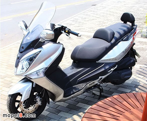 SYM GTS 300iĦ܇(ch)