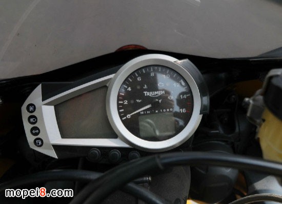 Triumph Daytona675摩托車