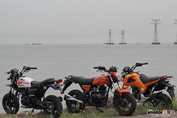 天地游俠大公仔、春風(fēng)狒狒125、力帆小鬼2 Mini Bike迷你小車實戰(zhàn)測評