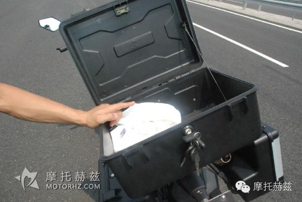 國內(nèi)首款休閑越野旅行車--宗申RX3摩托測評(píng)