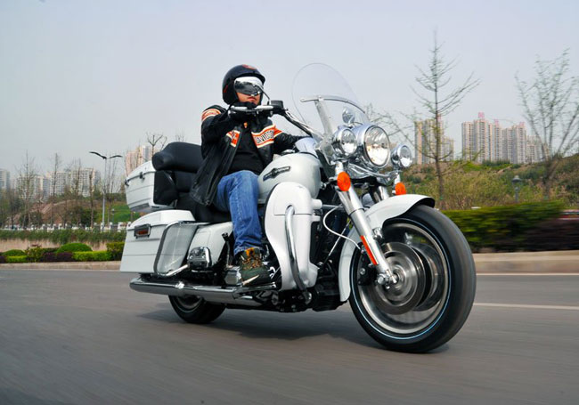 試駕哈雷883/哈雷路王(Road King)