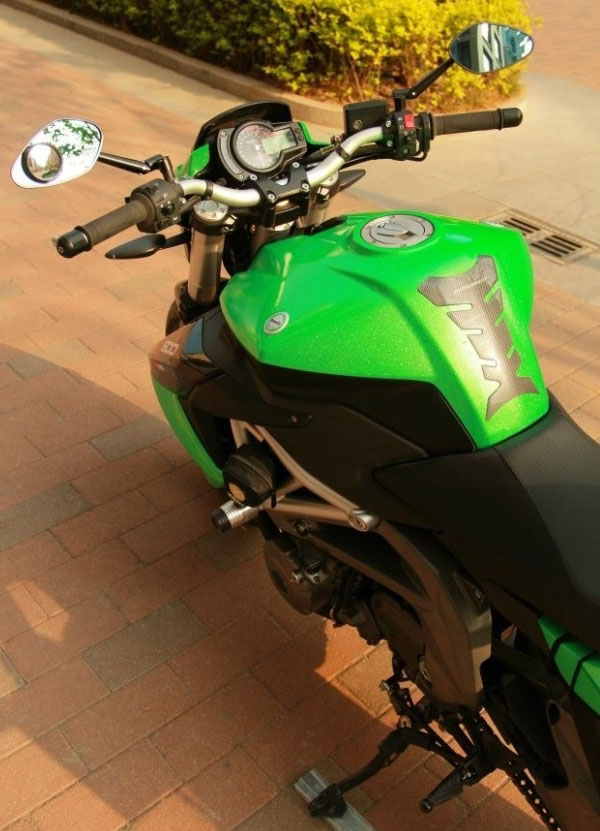 錢江黃龍BN600i(歐洲版)摩托車改裝