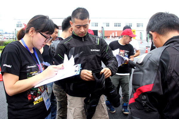 正式開賽前每名選手都簽署了授權誓約書