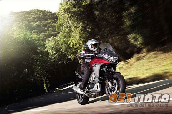 Honda發布新款2015 VFR800X