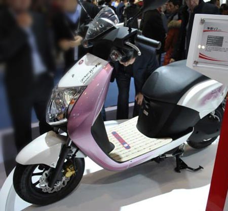 五羊本田新能源摩托車凈原V2