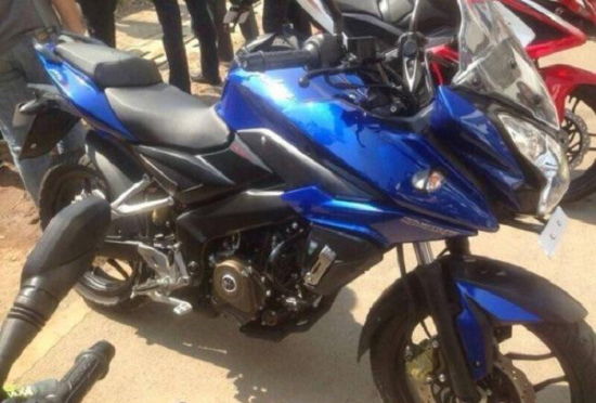 印度Bajaj(巴賈杰)運(yùn)動(dòng)ADV款摩托車圖片爆出