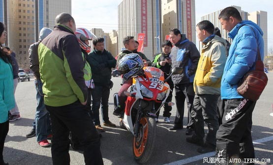 北京旗利試駕大會(huì) 本田CBR300R摩托車試駕