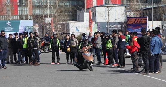 北京旗利試駕大會(huì) 本田CBR300R摩托車試駕