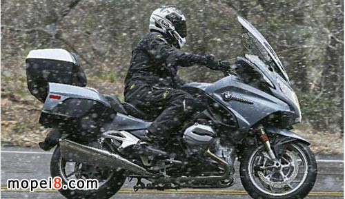 運動旅行摩托車BMW R1200RT