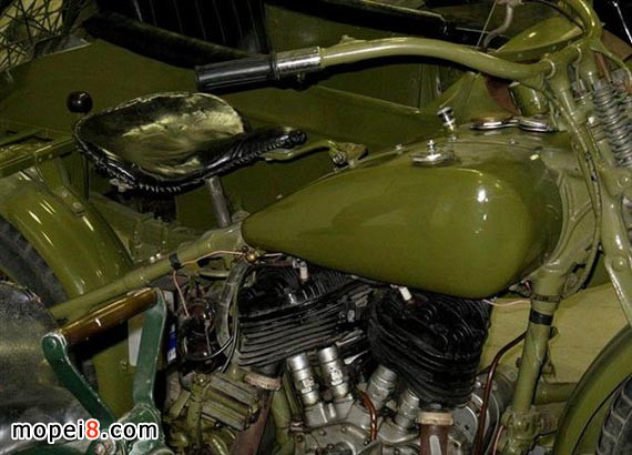 “97陸王”摩托車(chē)搭載了一臺(tái)VL1200型號(hào)的V型雙杠發(fā)動(dòng)機(jī)