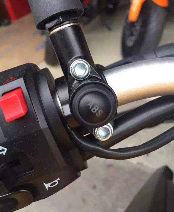 錢江黃龍BN600全新發布ABS版摩托車