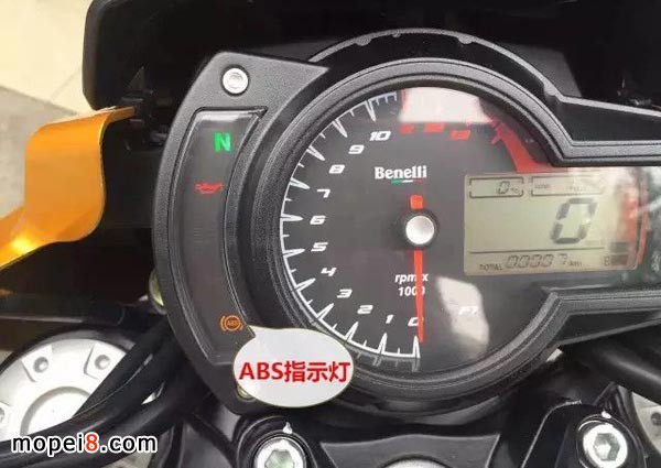 錢江黃龍BN600全新發布ABS版摩托車