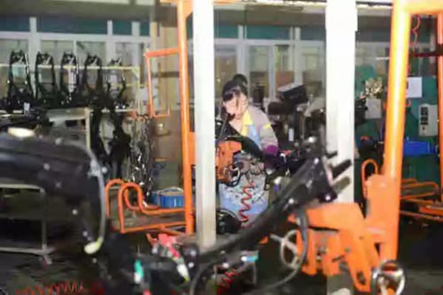 袁友志工廠的摩托車整車生產線