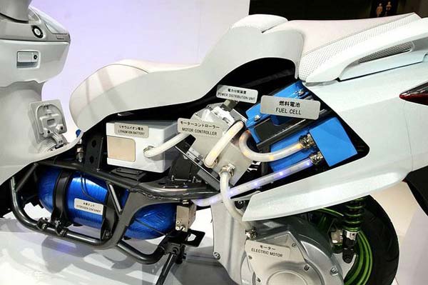 SUZUKI BURGMAN鈴木新能源摩托車